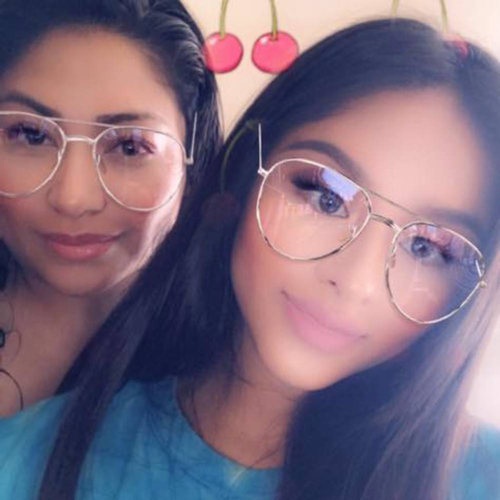 Meet your Posher, Claudia